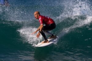kelly-slater-pro-surfer-how-much-do-pro-surfers make