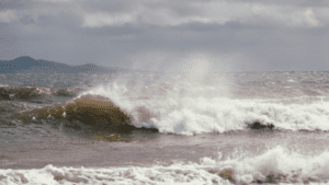how to surf choppy waves