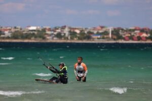 How To Kitesurf For Beginners